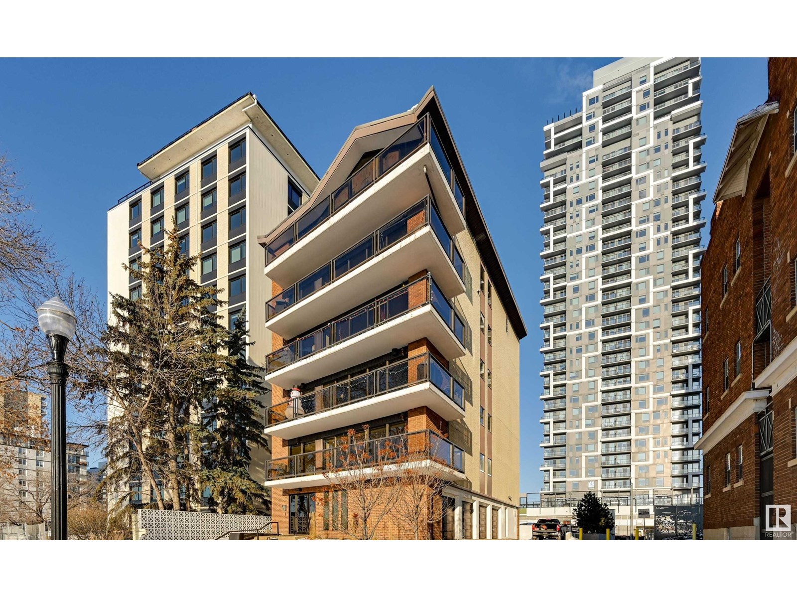 11960 100 Avenue Northwest #1, Edmonton, AB T5K 0K5