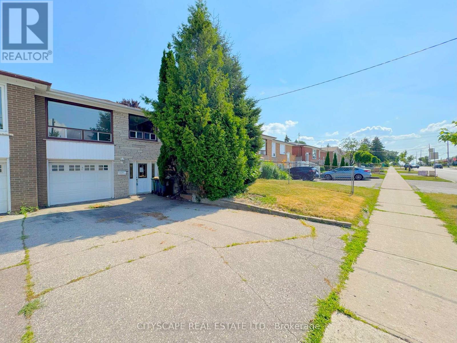 113 Spenvalley Dr, Toronto, ON M3L 1Z4