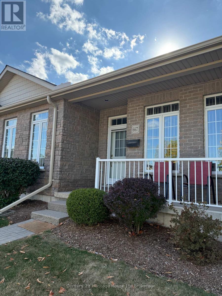 2 667 Southwood Way, Woodstock, ON N4S 9A6