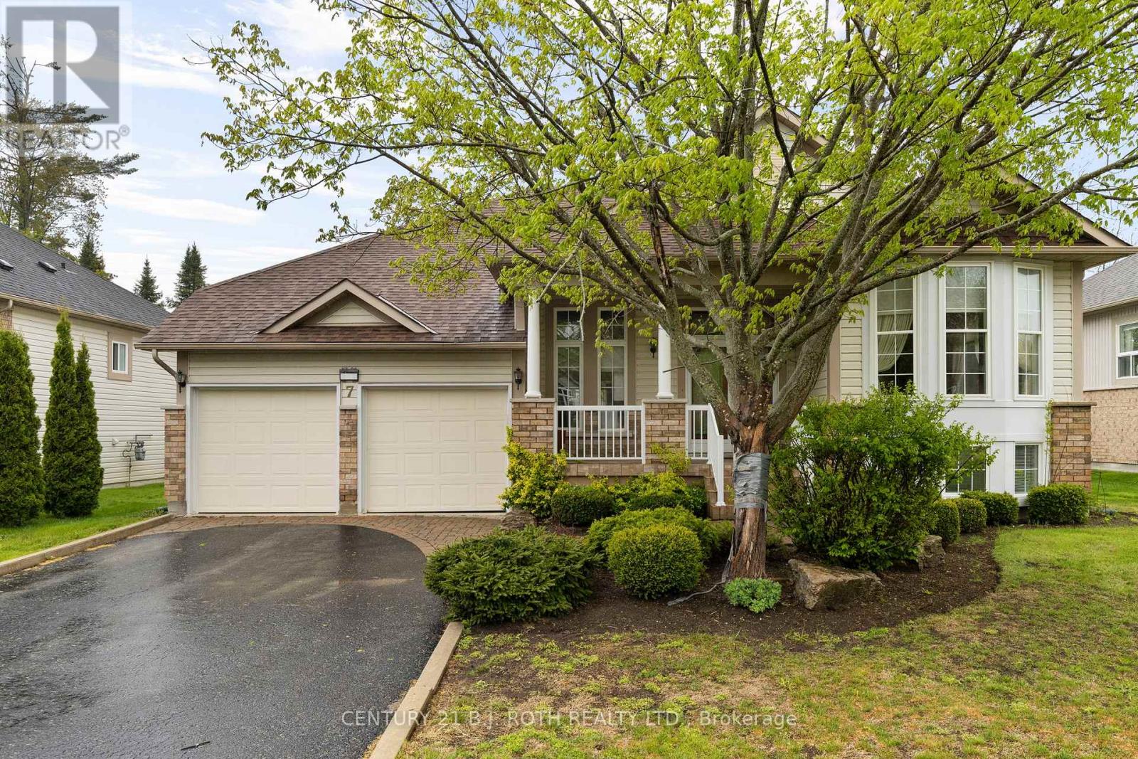 7 Trailwood Pl, Wasaga Beach, ON L9Z 1M6