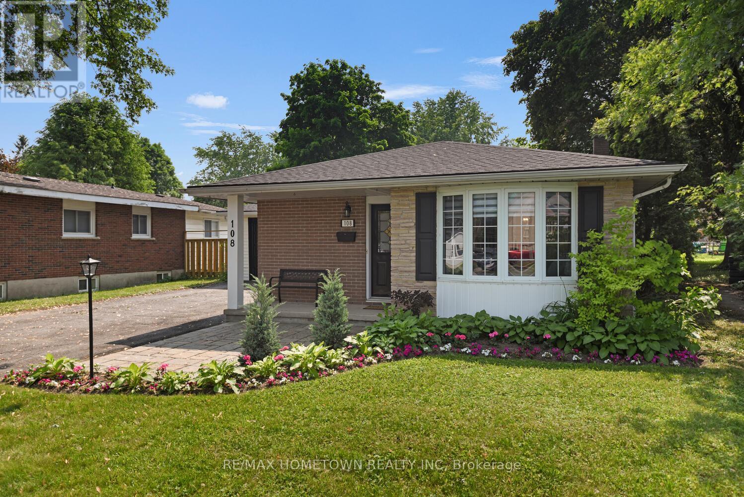 108 Windsor Dr, Brockville, ON K6V 3H6