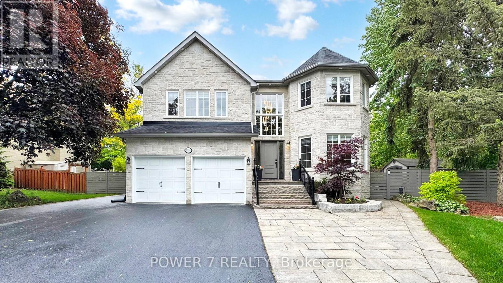 1098 Secretariate Rd, Newmarket, ON L3X 1M3