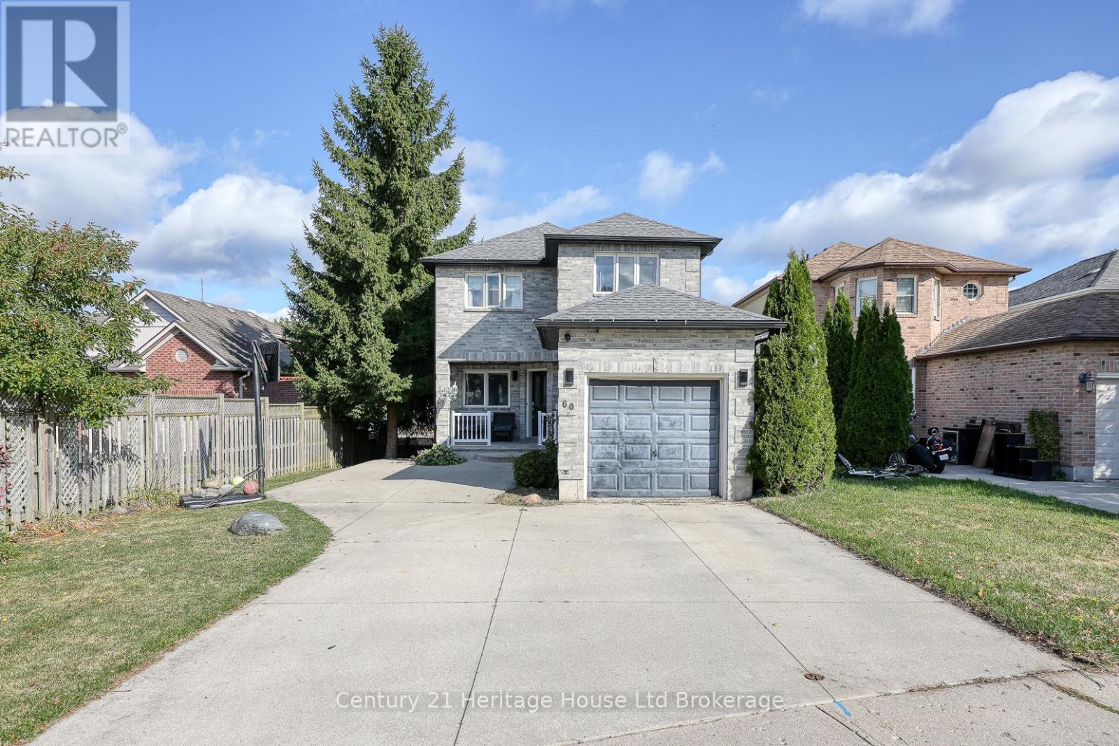 60 Canrobert St, Woodstock, ON N4S 8W9