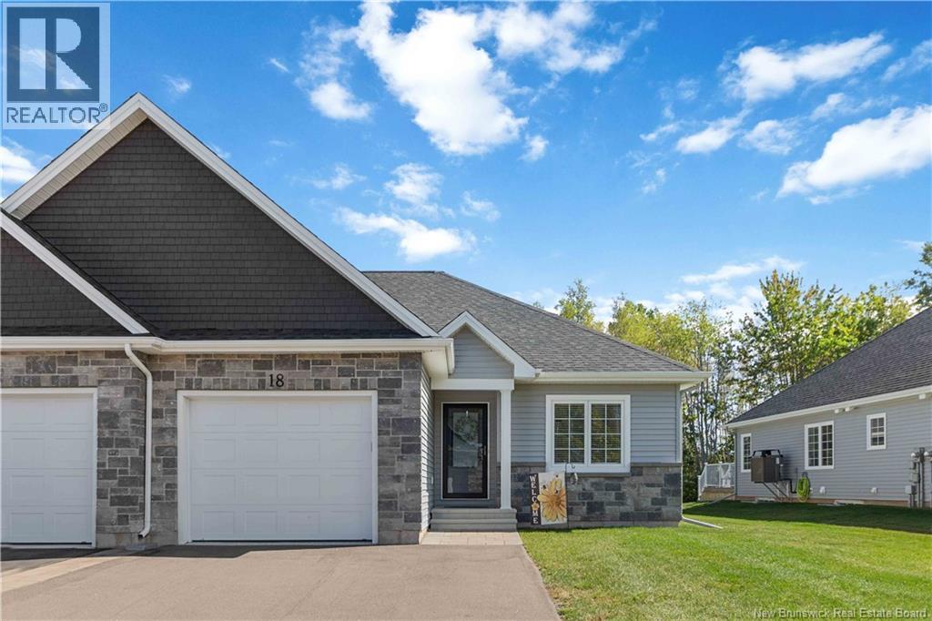 18 Rosenburg St, Moncton, NB E1G 6G1