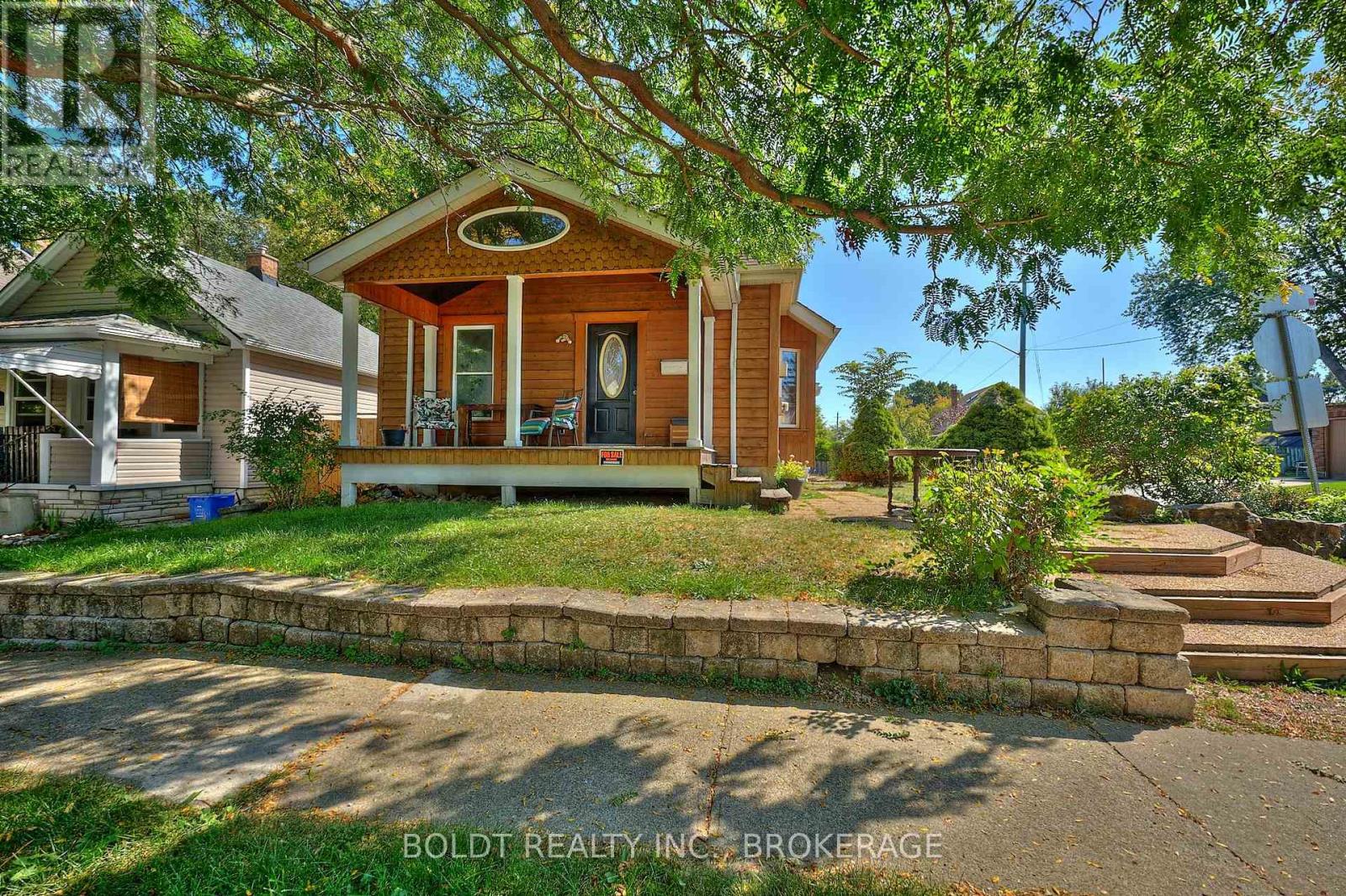 20 Grantham Ave S, St. Catharines, ON L2P 3B4