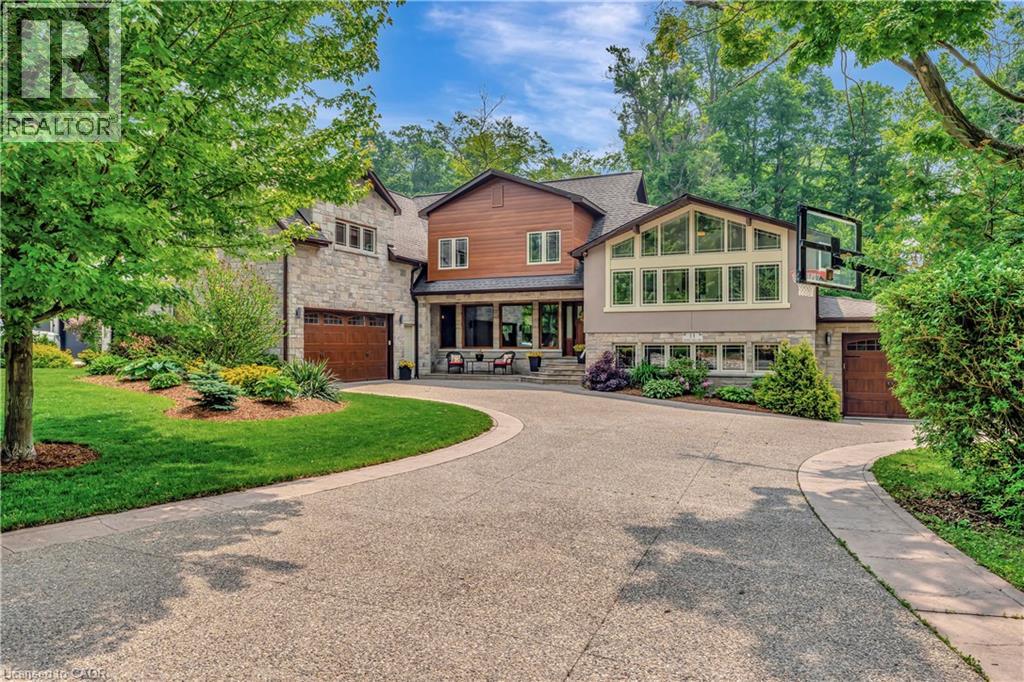 11 Maple Hill Dr, Kitchener, ON N2M 2R7