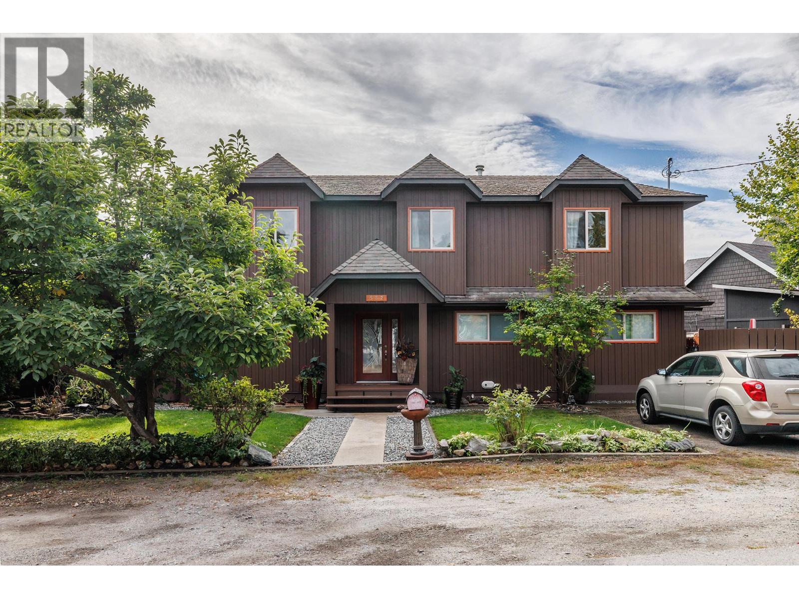 582 Radant Rd, Kelowna, BC V1W 1A2