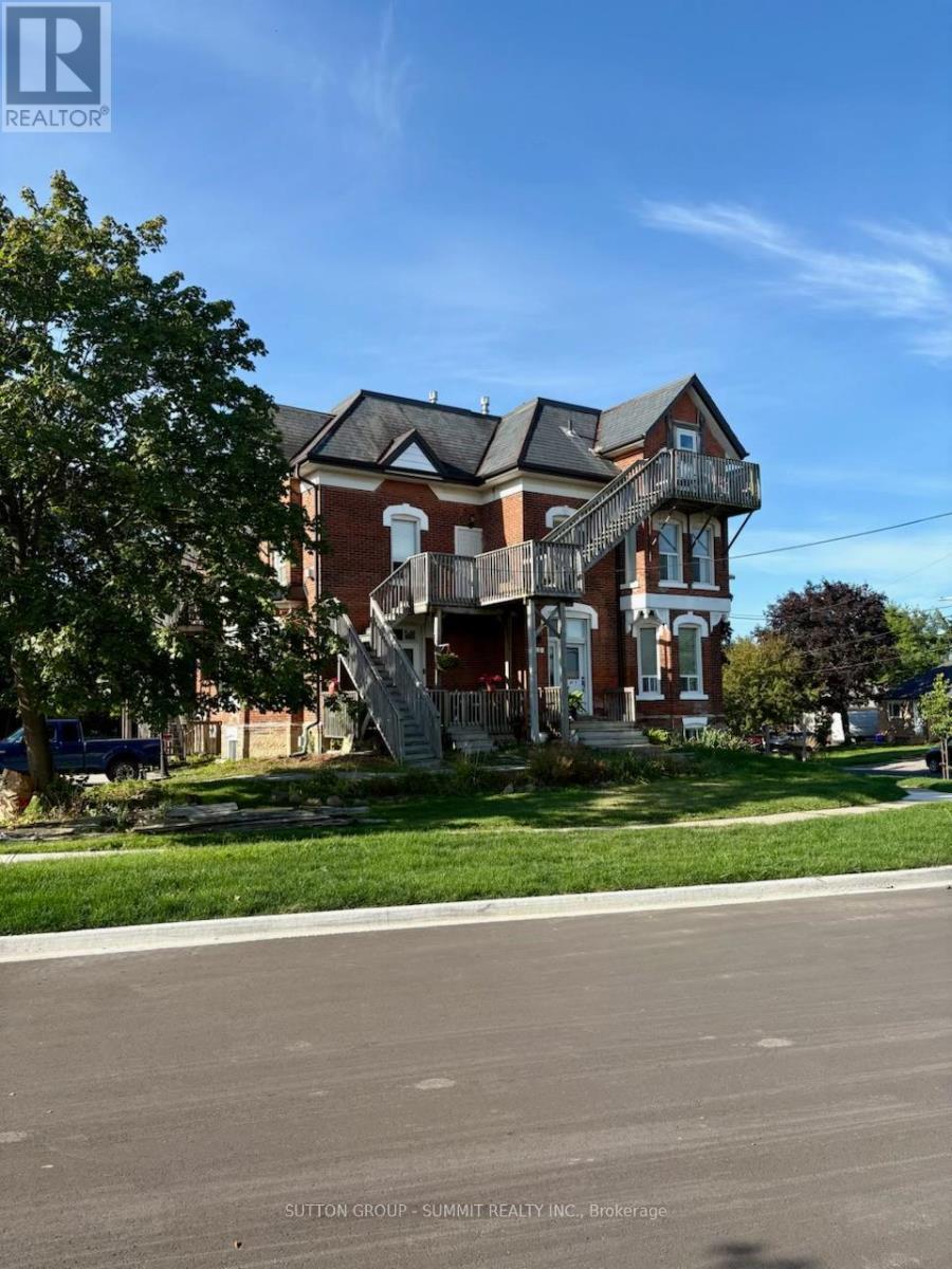 9 75 Mcintyre Cres, Halton Hills, ON L7G 1N5