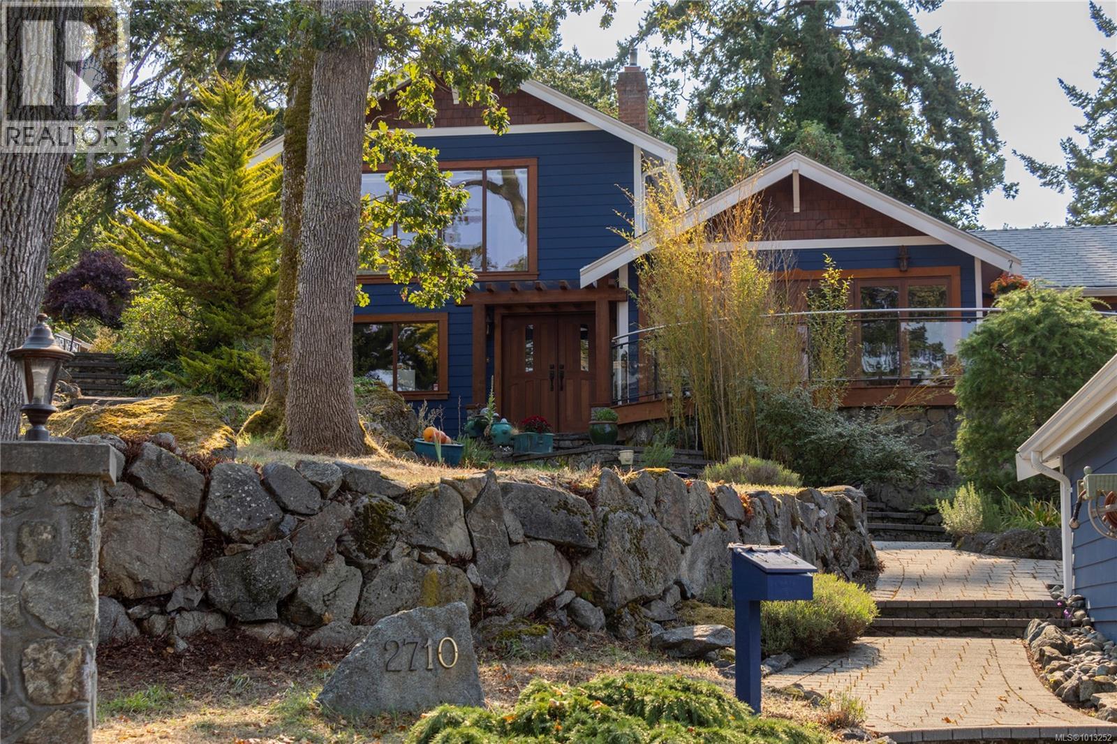 2710 Sea View Rd, Saanich, BC V8N 1K8