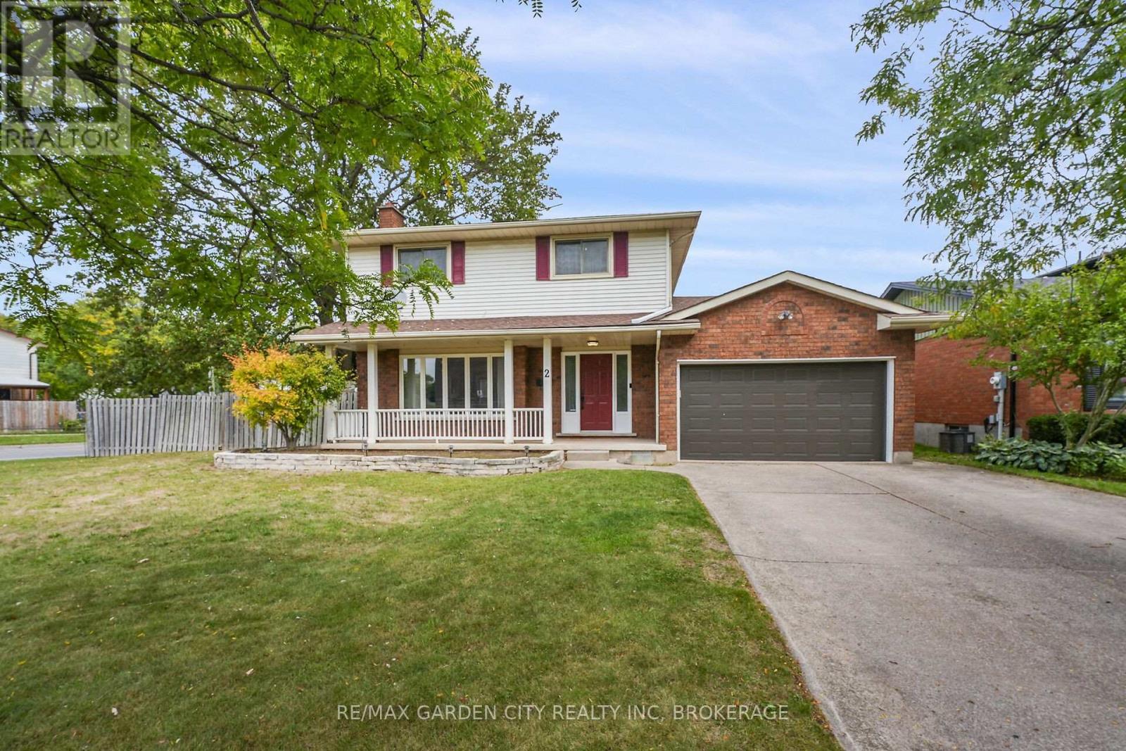 2 The Meadows St, St. Catharines, ON L2N 7K6