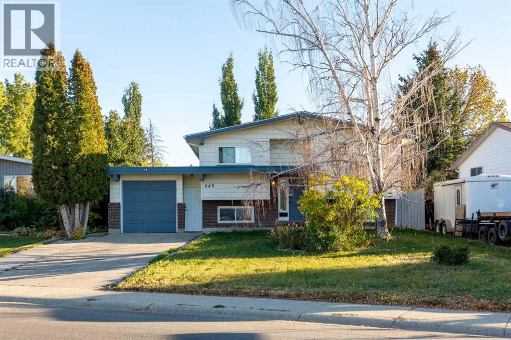 945 Columbia Blvd W, Lethbridge, AB T1K 4M4