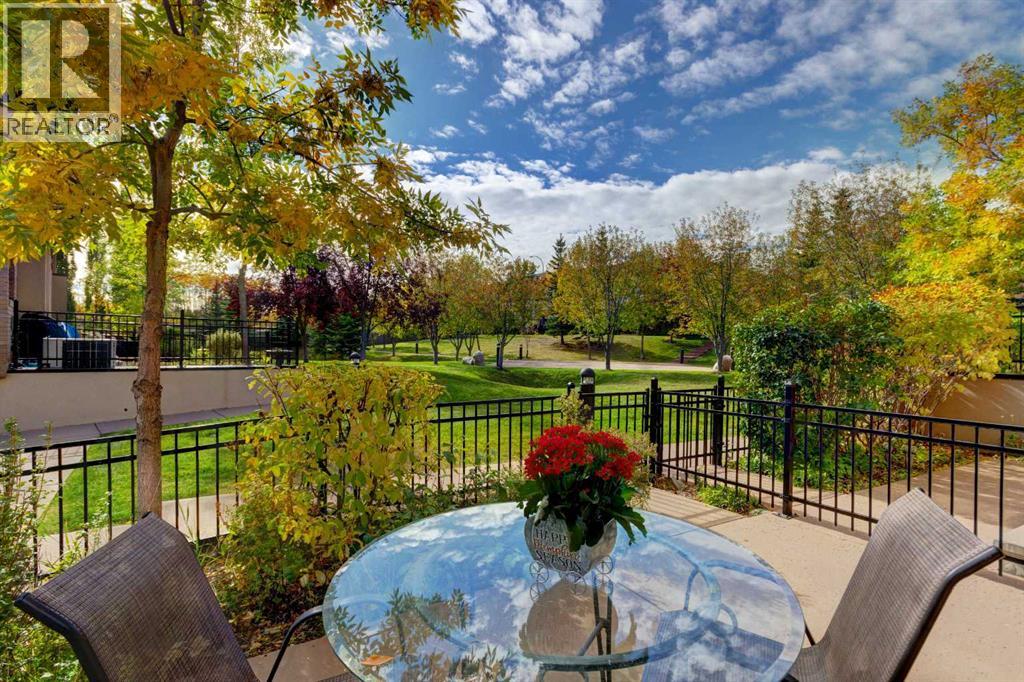315 Aspen Hills Villas SW, Calgary, AB T3H 0H9