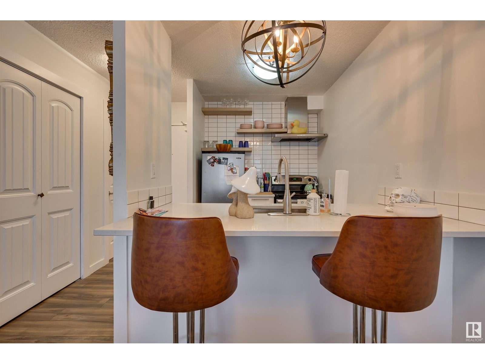 10160 114 Street Northwest #323, Edmonton, AB T5K 2L2