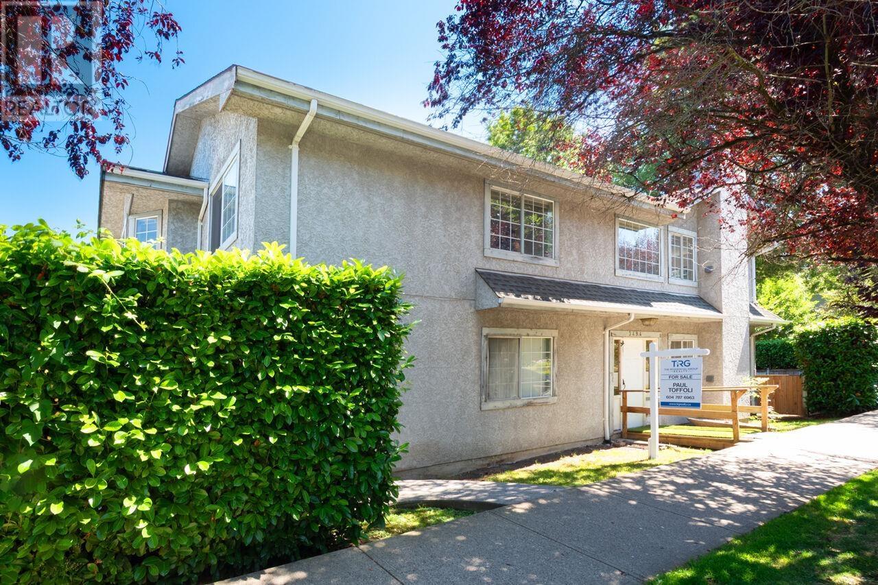 3494 Laurel St, Vancouver, BC V5Z 3V2