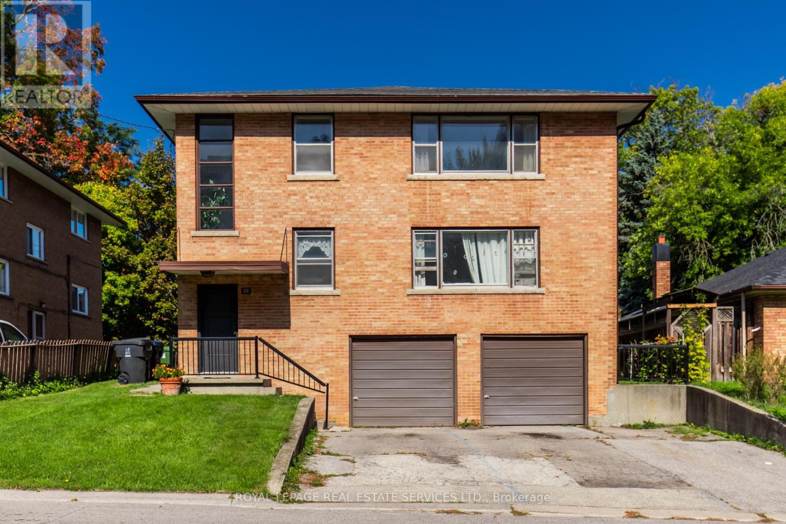 20 Park Blvd, Toronto, ON M8W 1G7