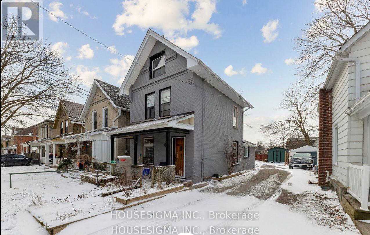 635 Brown St Ward 1 St, Peterborough, ON K9J 4K6