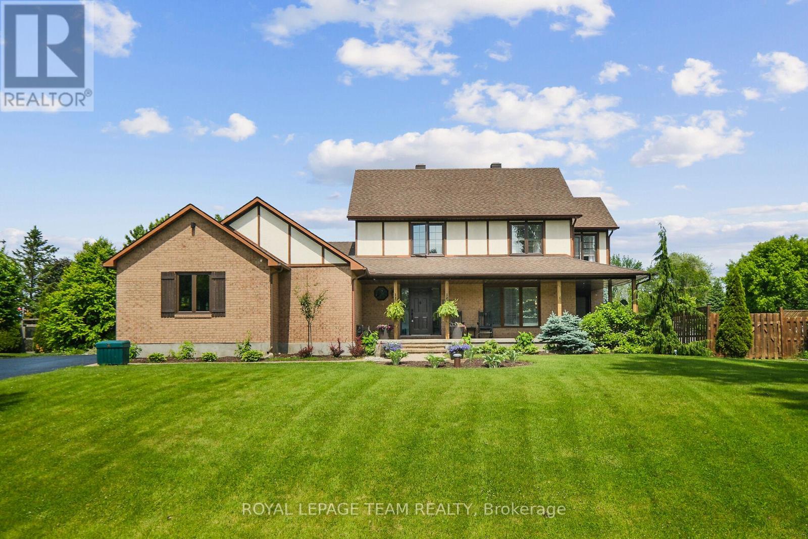 1571 Stanleyfield Cres, Ottawa, ON K4P 1M7