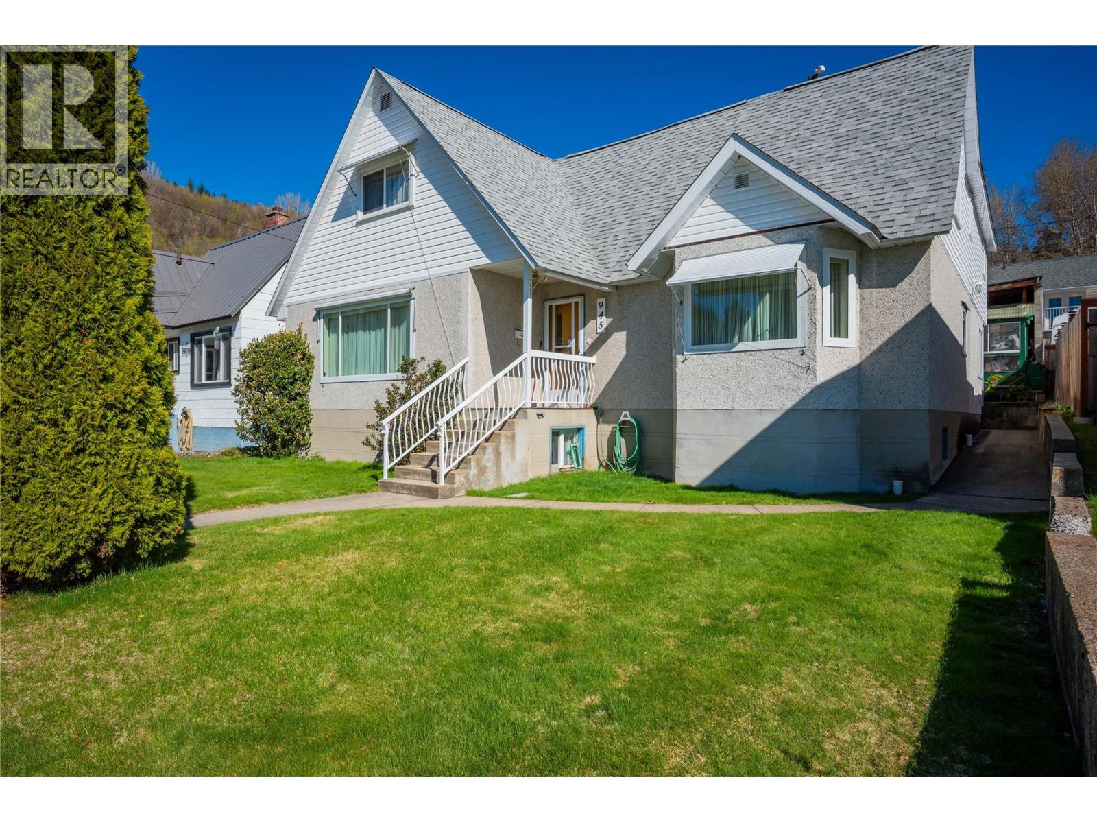 945 Thackeray St, Trail, BC V1R 2C2