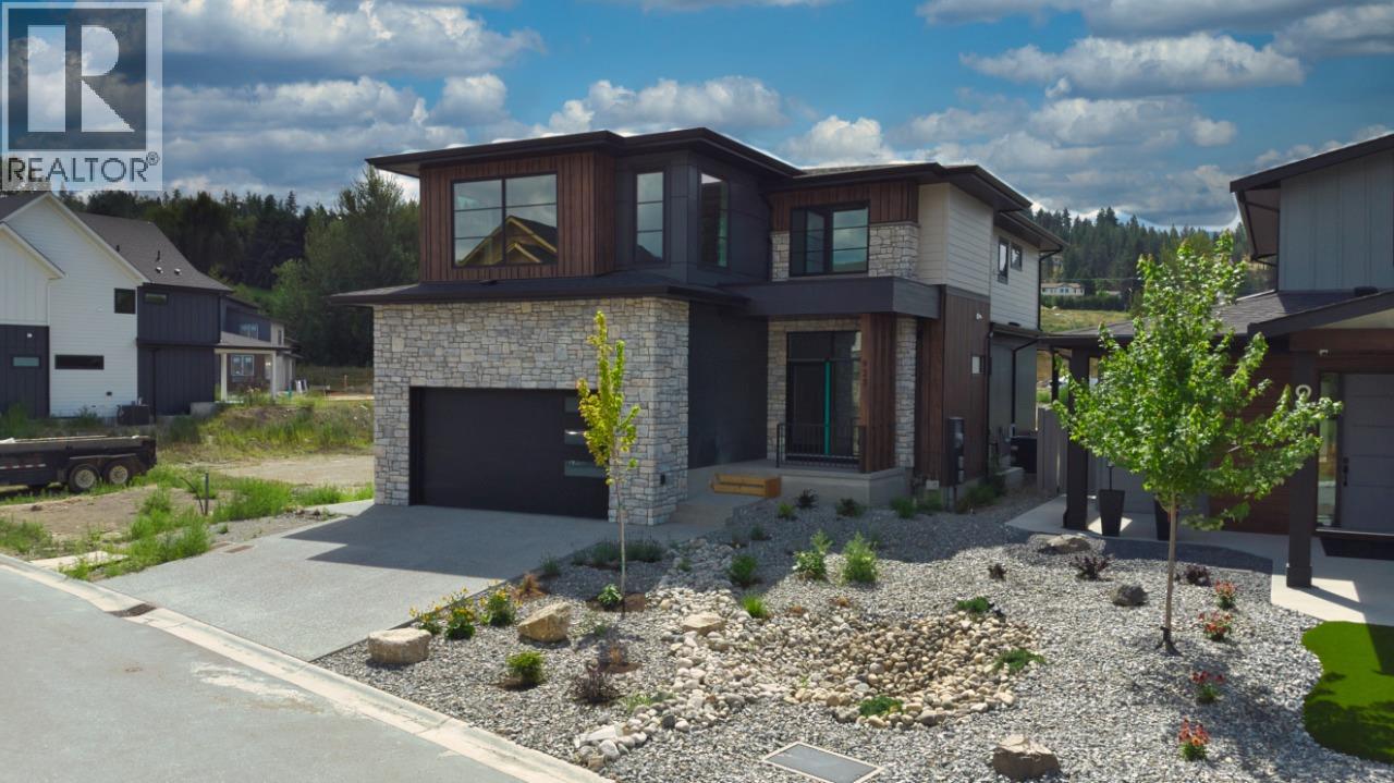 925 Bull Cres, Kelowna, BC V1W 0E6