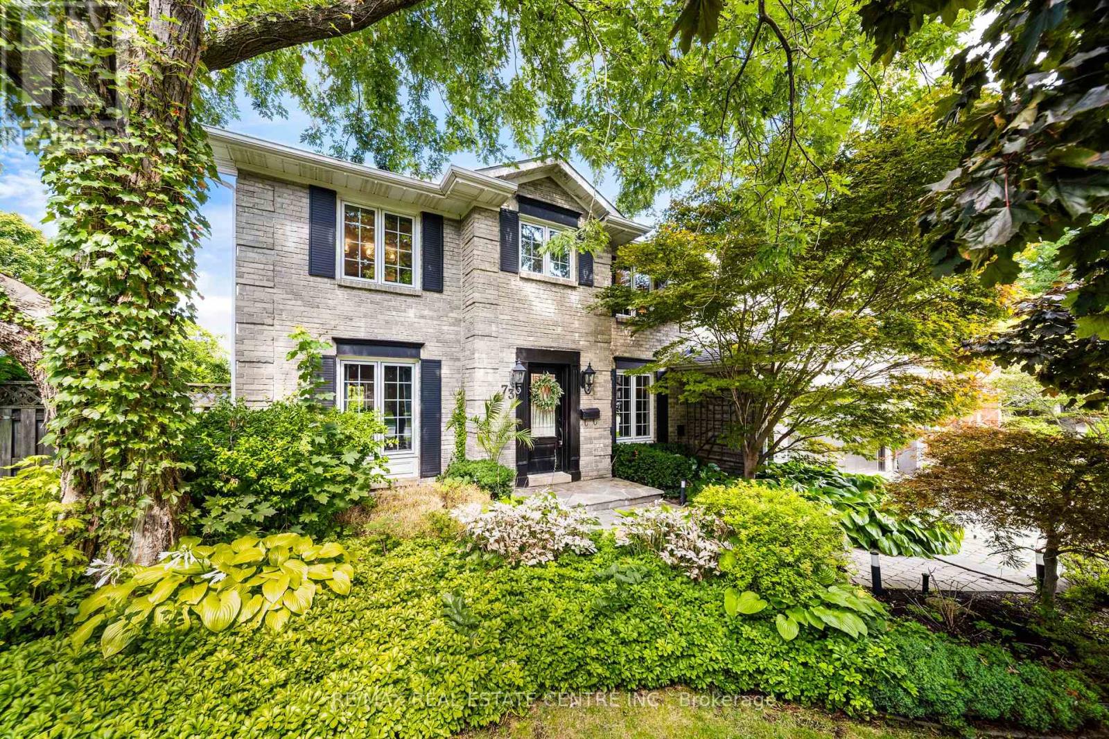 73 Terrence Park Dr, Hamilton, ON L9G 4B5