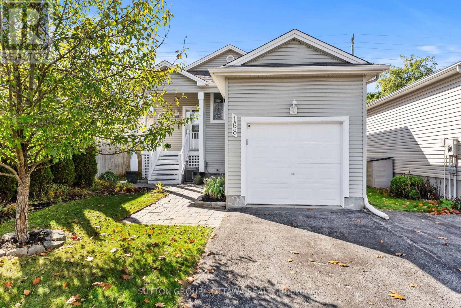 168 Crampton Dr, Carleton Place, ON K7C 4P4