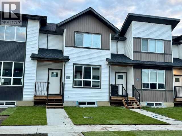 30 Inglis Cres, Sylvan Lake, AB T4S 0V3