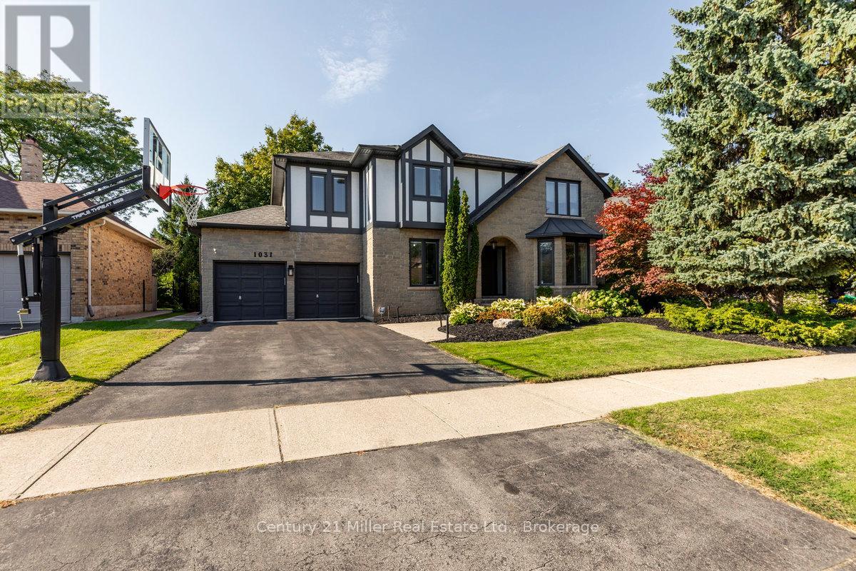 1031 Masters Grn, Oakville, ON L6M 2N8