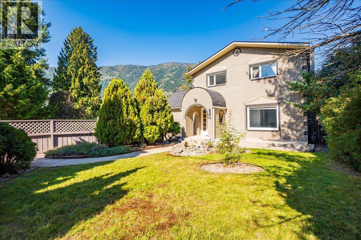 821 Gordon St, Nelson, BC V1L 3L8