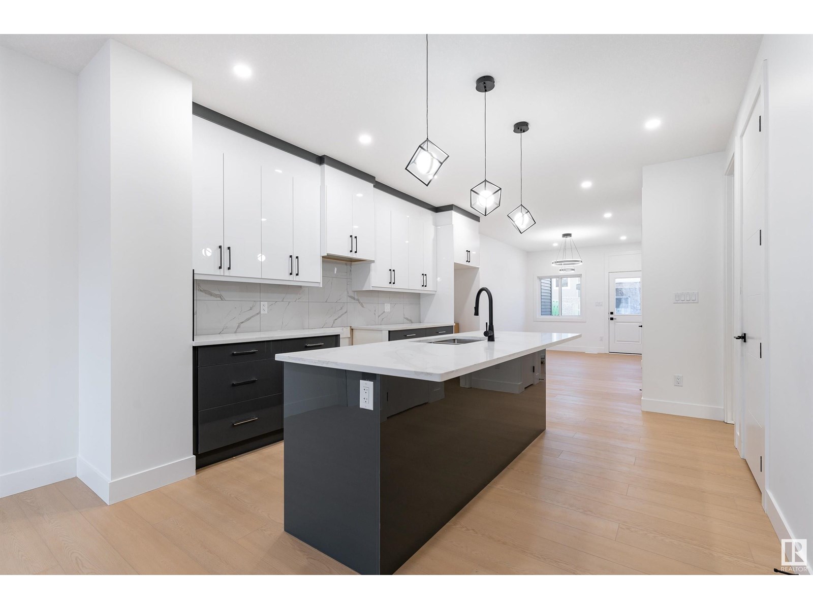 3103 Magpie Way NW, Edmonton, AB T5S 0V3