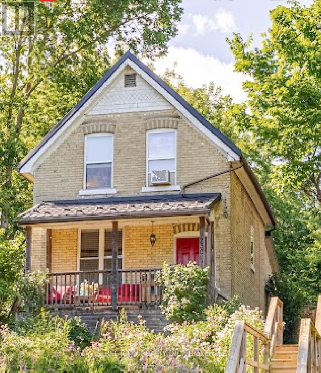 230 Hill St, London, ON N6B 1C9