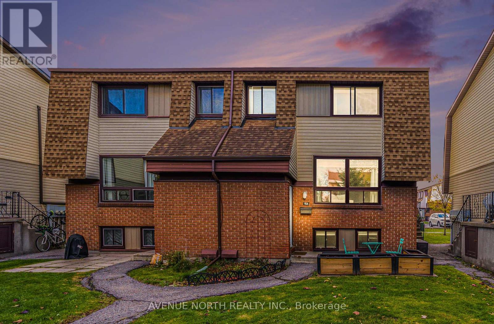 104 15a Woodvale Grn, Ottawa, ON K2G 4H1