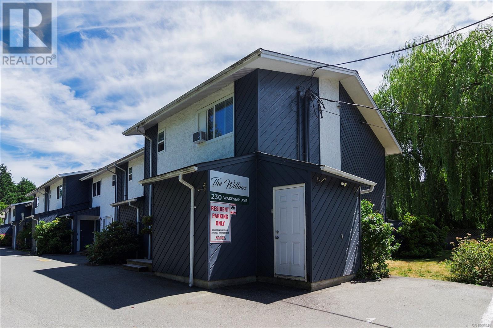 230 Wakesiah Ave Unit 2 Ave, Nanaimo, BC V9R 3K3