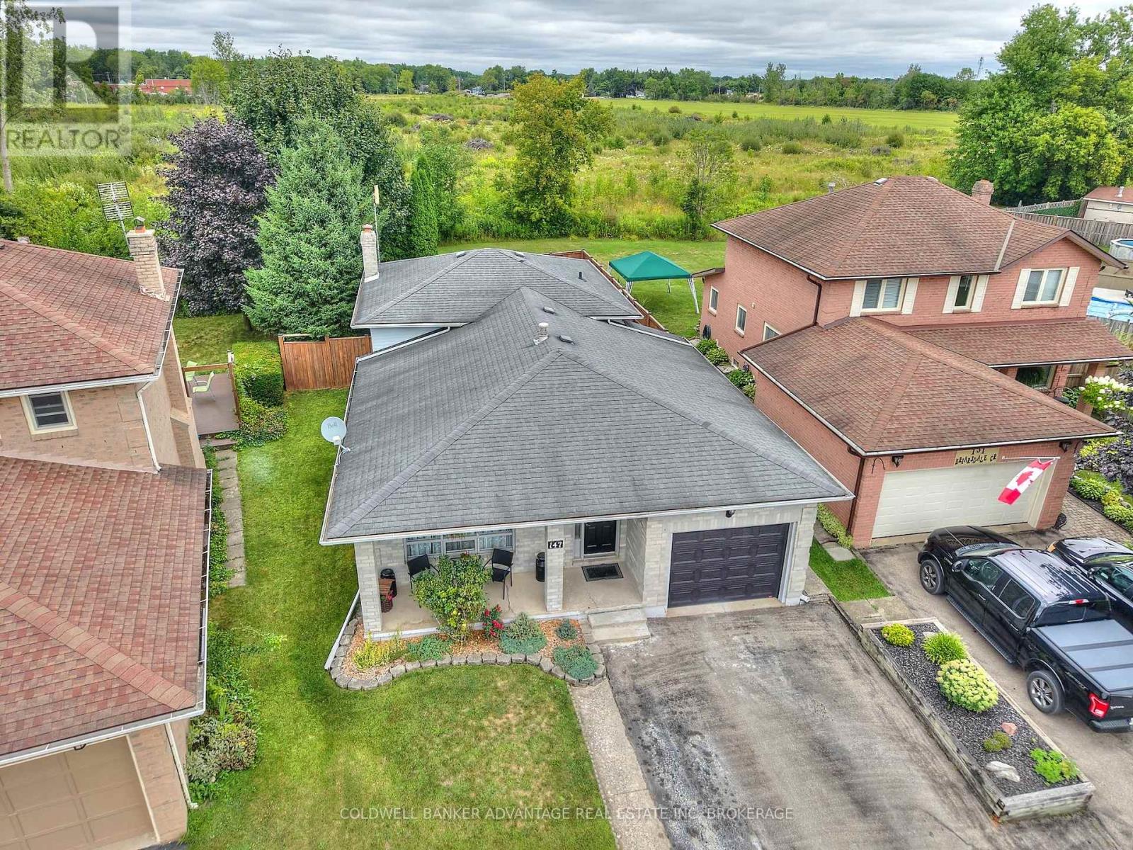 147 Briarsdale Cres, Welland, ON L3C 6S2