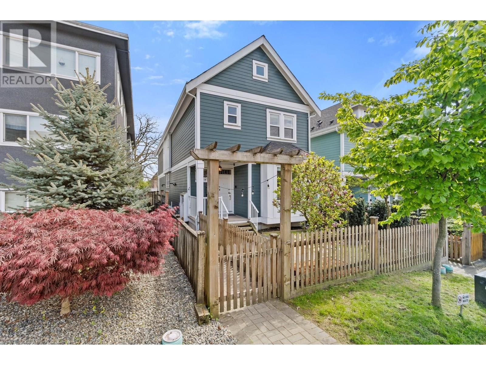 1014 Fourth Avenue Unit 1, New Westminster, BC V3M 1T4