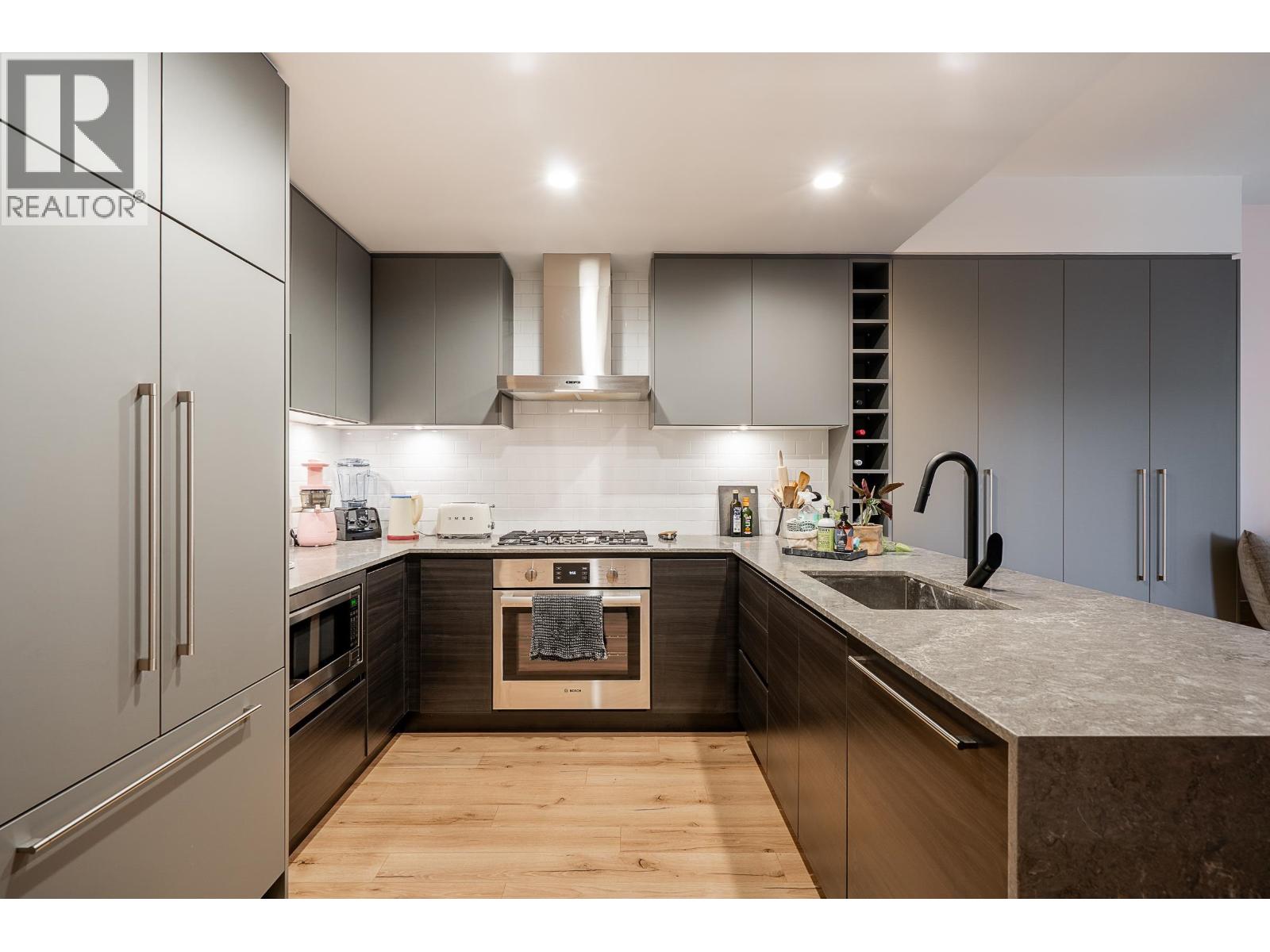 55 Klahanie Drive Unit 403, Port Moody, BC V3H 0M9