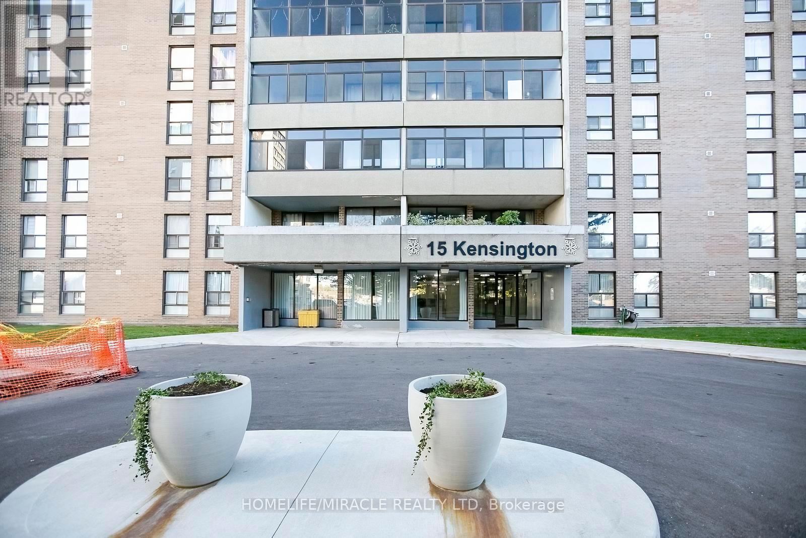 1610 15 Kensington Rd, Brampton, ON L6T 3W2