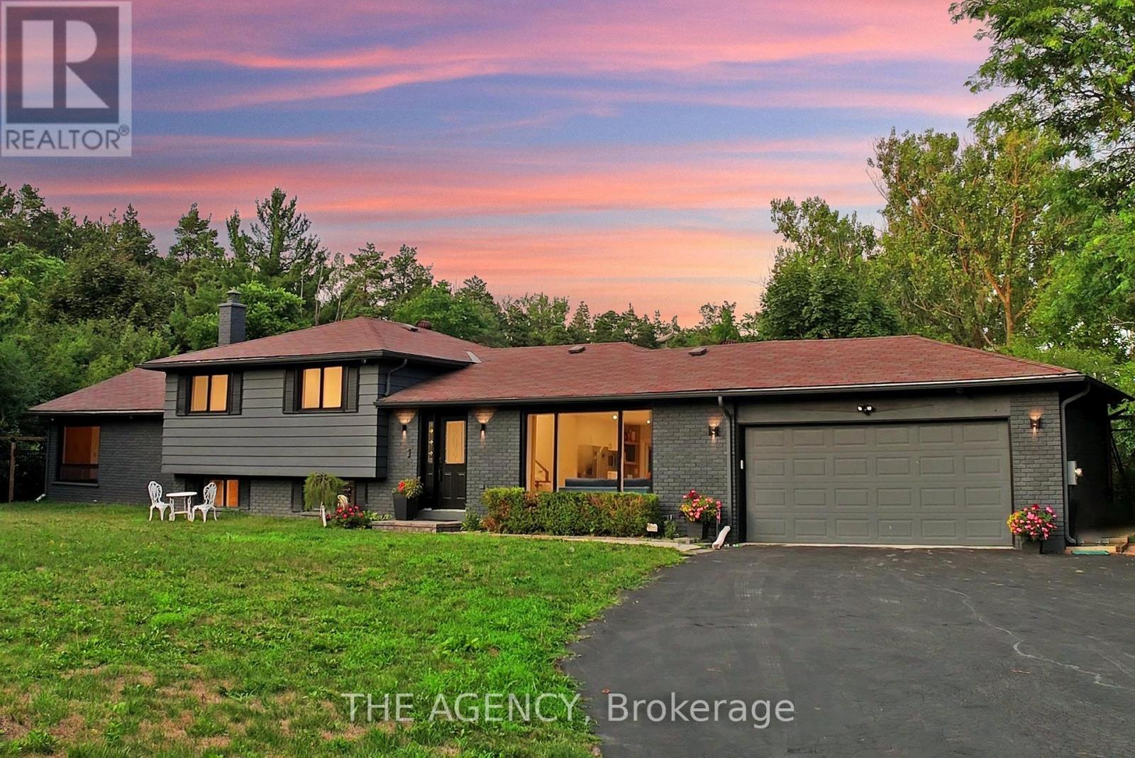14639 Leslie St, Aurora, ON L4G 7C6