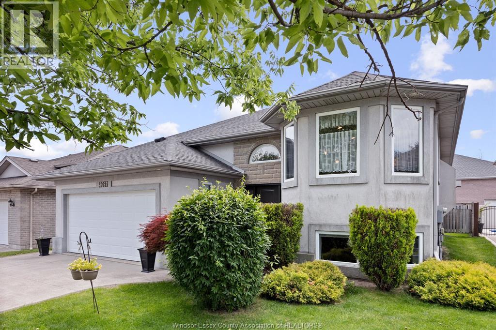 3087 Northway Ave, Windsor, ON N9E 4V6