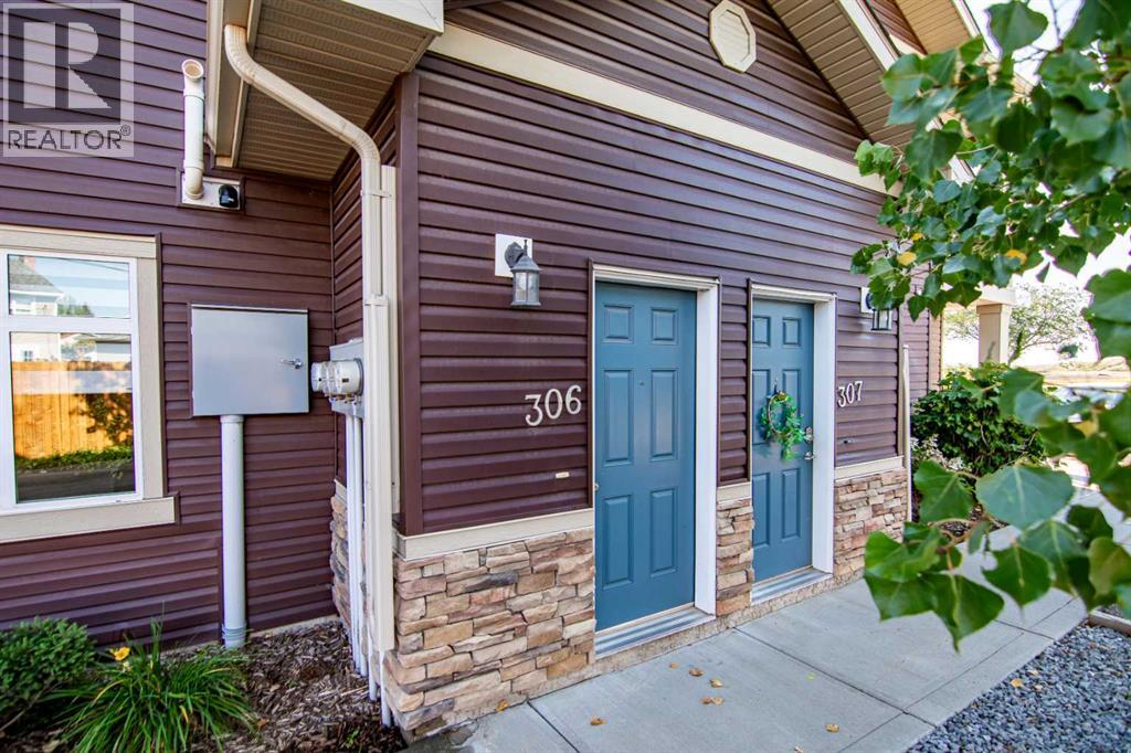 639 Oak Street Unit 306, Springbrook, AB T4S 0E5