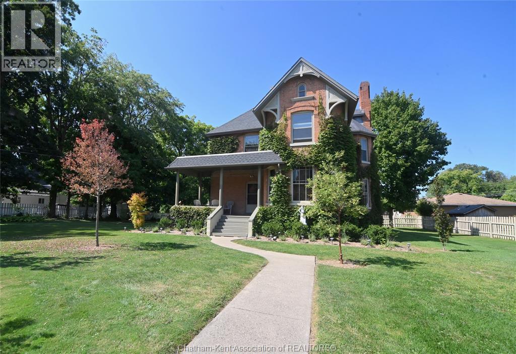 4 Sherman St, Chatham-Kent, ON N0P 2K0