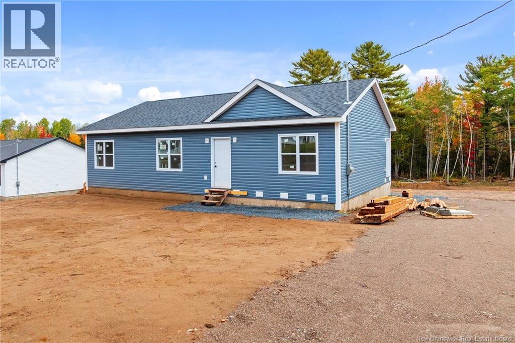 124 Horseman Rd, Fredericton Junction, NB E5L 1W5