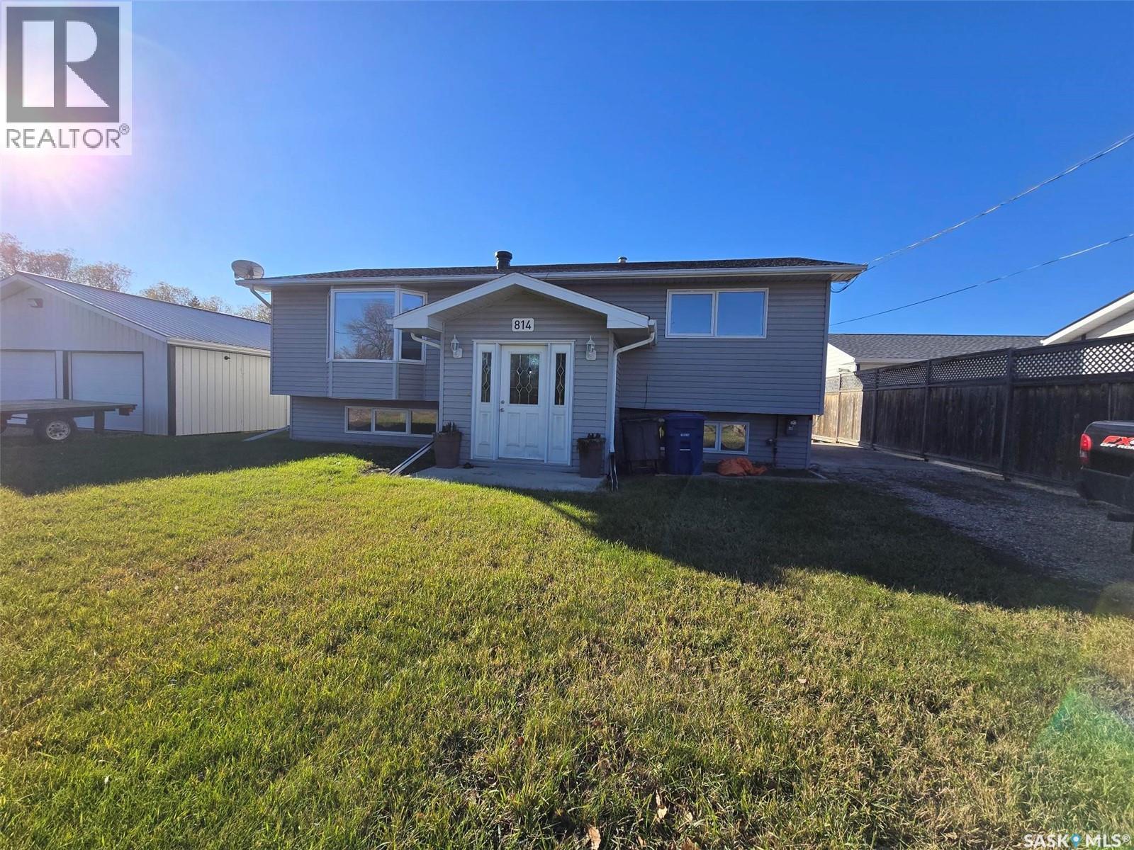 814 Alice St, Grenfell, SK S0G 2B0