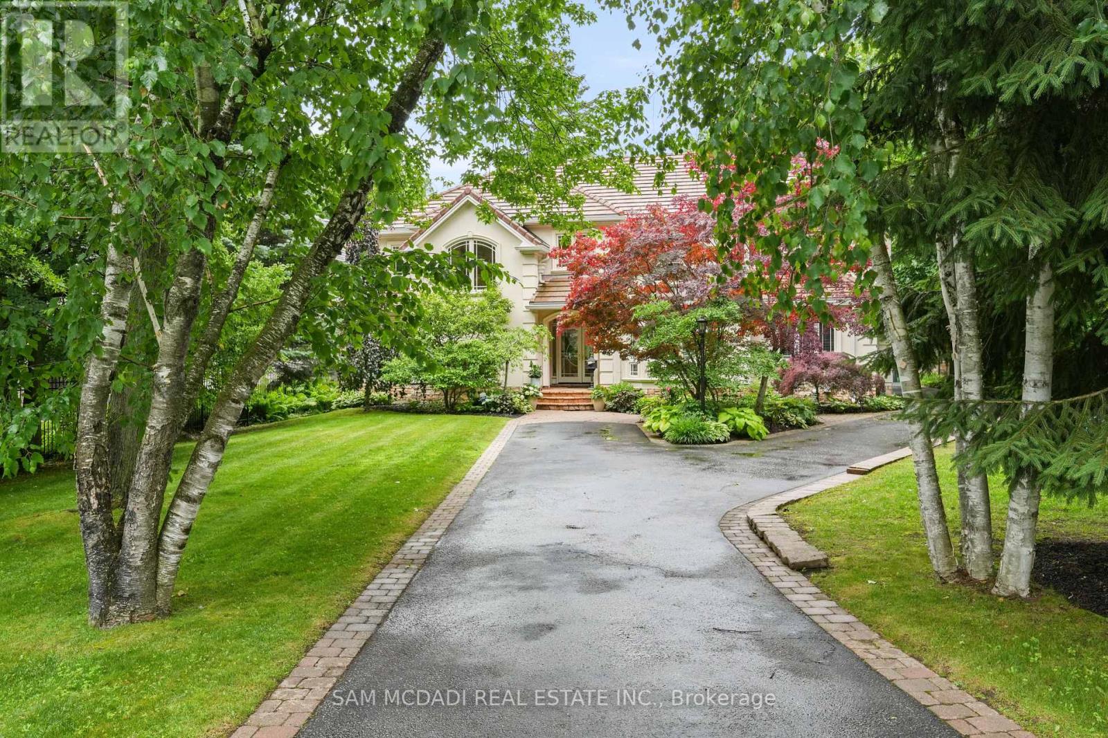 1382 Aldo Dr, Mississauga, ON L5H 3E9