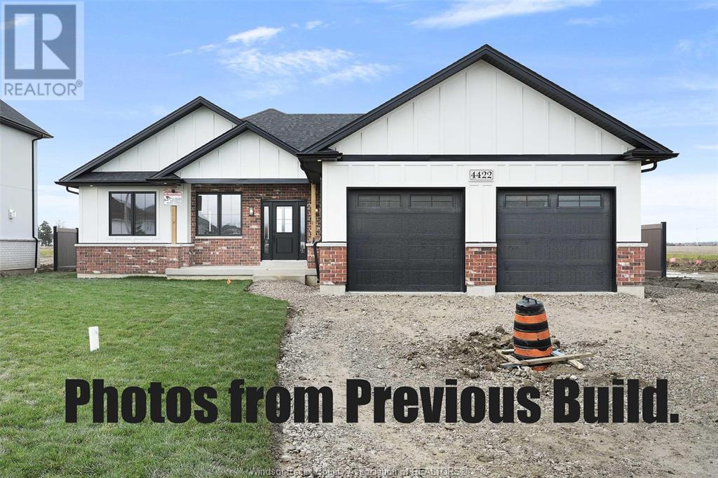 135 Valencia Dr, Chatham, ON N7L 0H3