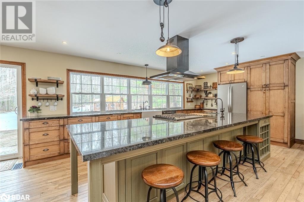 6 Woodland Heights Dr, Adjala-Tosorontio, ON L0M 1J0