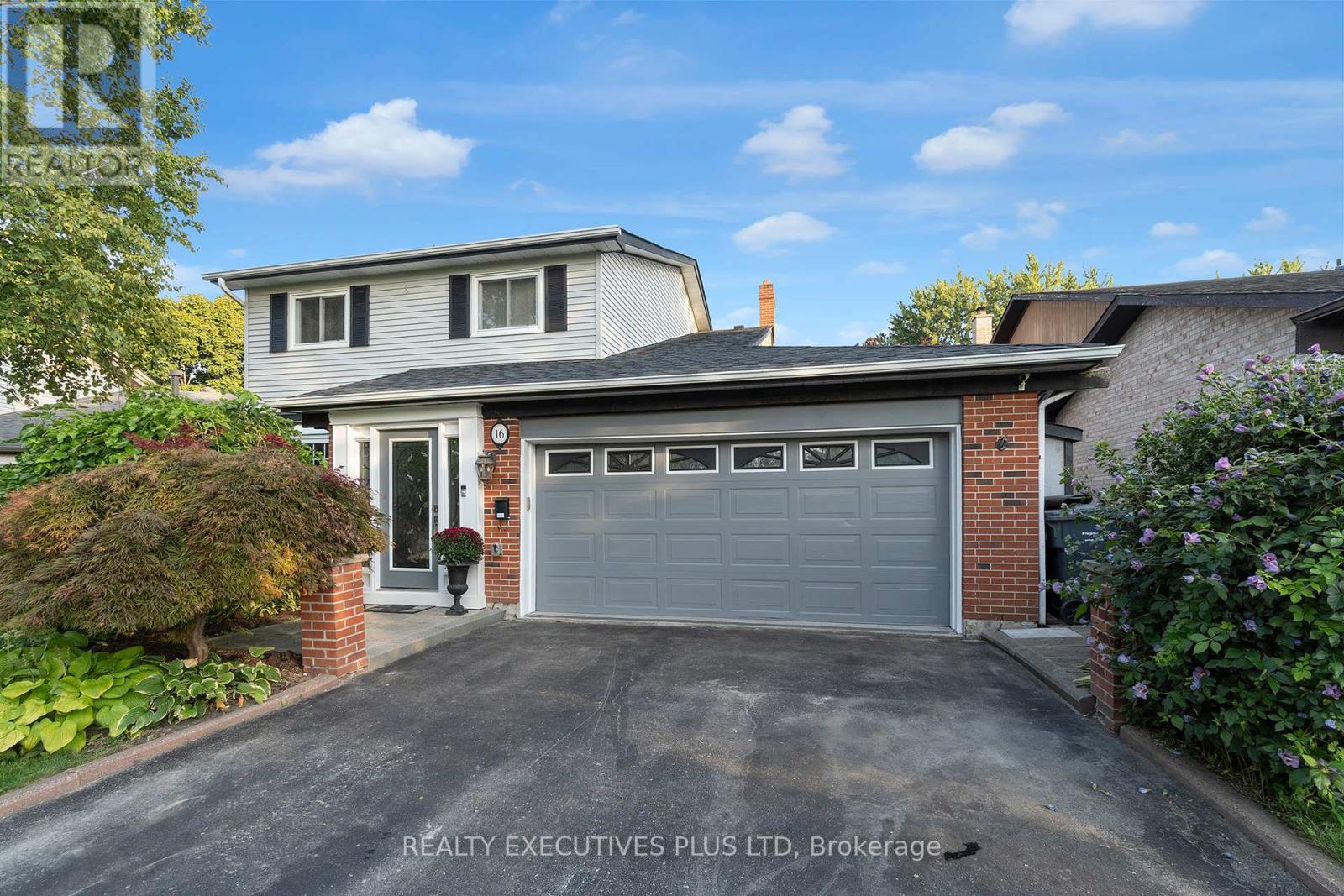 16 Melita Pl, Brampton, ON L6S 2Z3