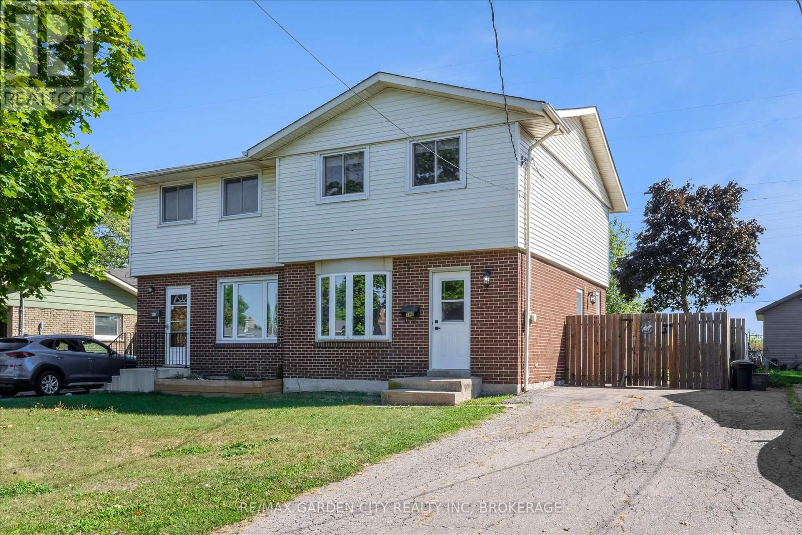 196 St Augustine Dr, St. Catharines, ON L2P 3L5