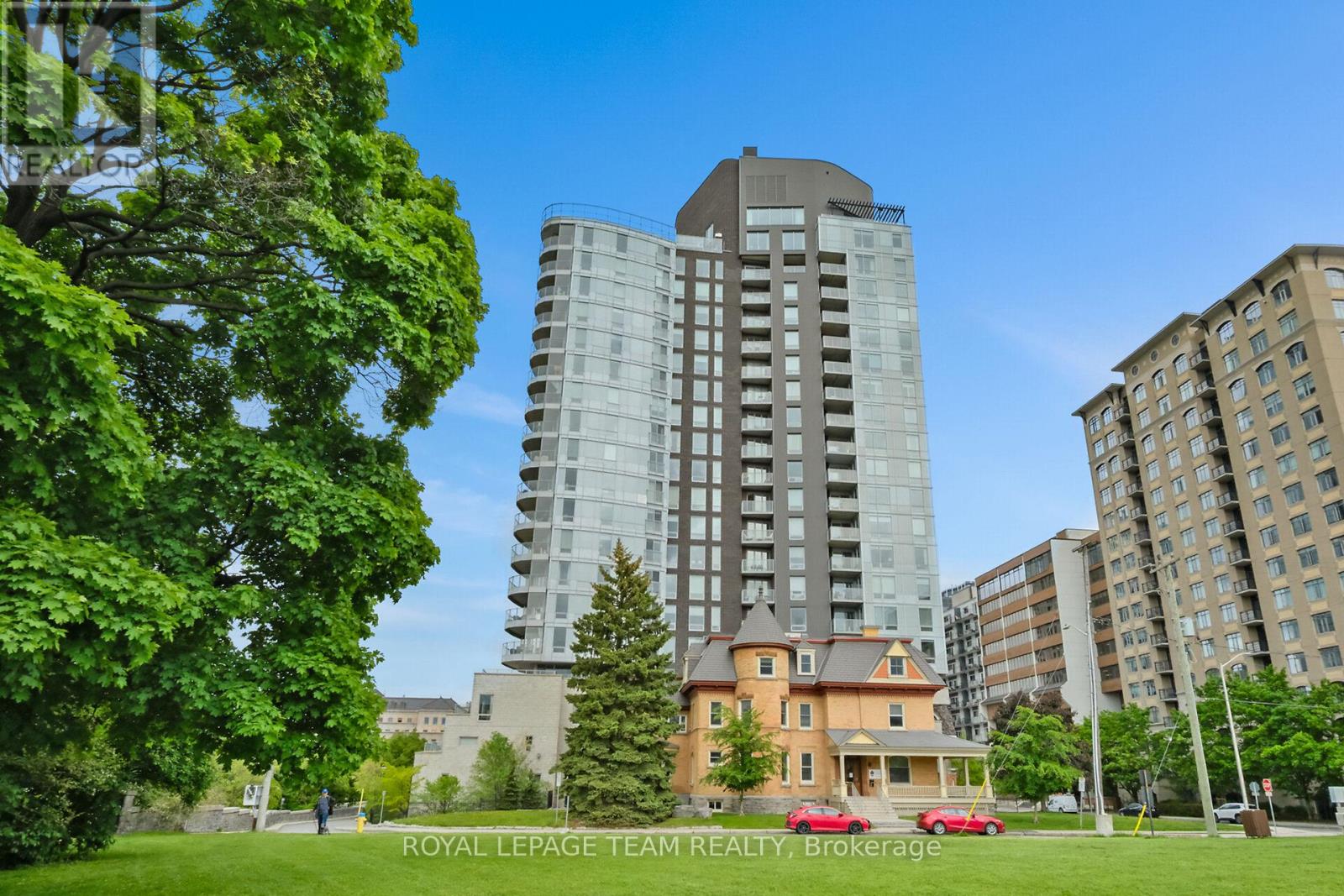 604 428 Sparks St, Ottawa, ON K1R 0B3