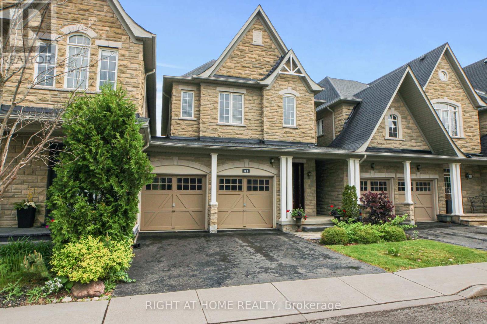 41 280 Paradelle Dr, Richmond Hill, ON L4E 0E1