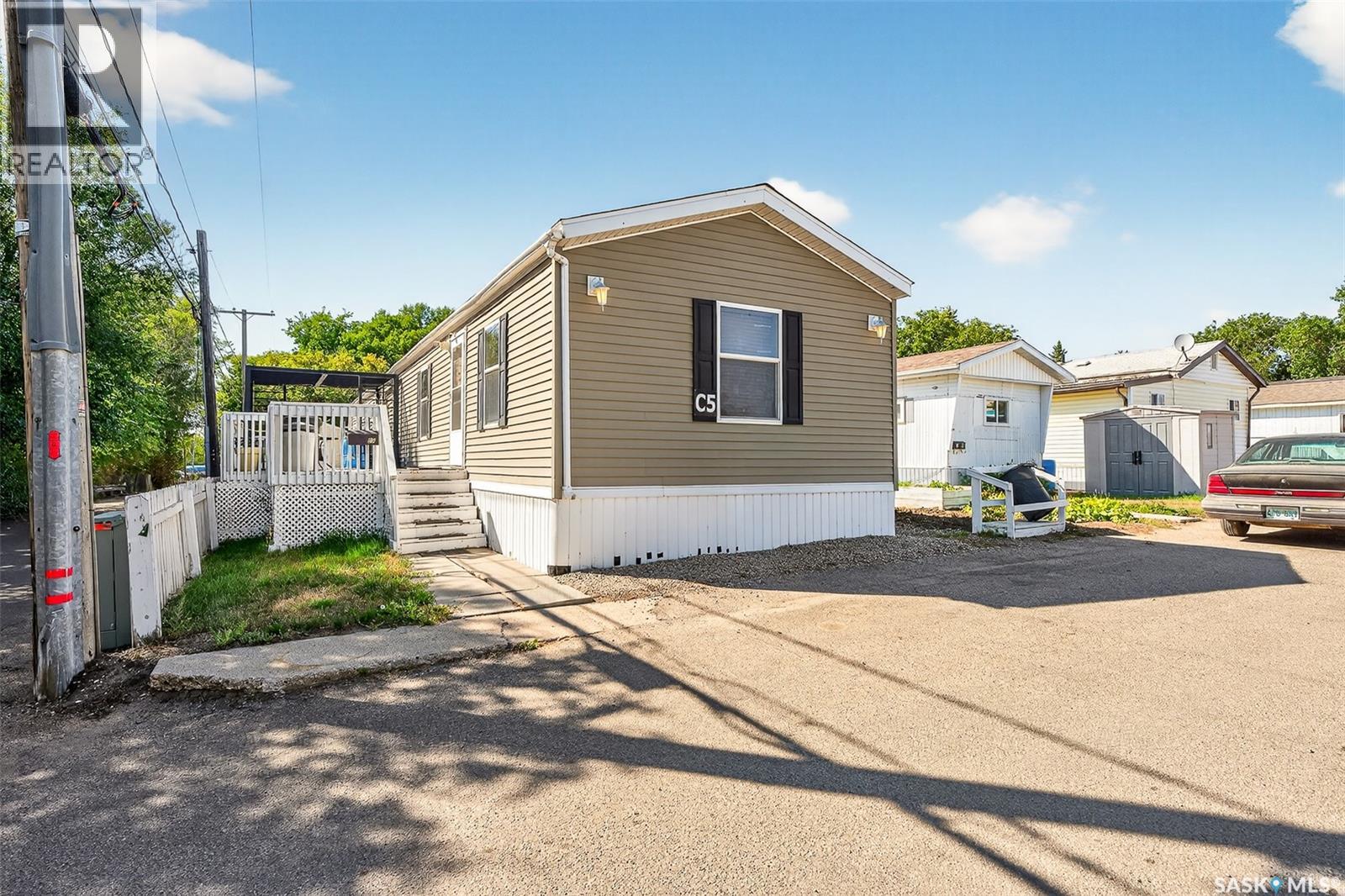 5 C Ave NE, Moose Jaw, SK S6H 1P3